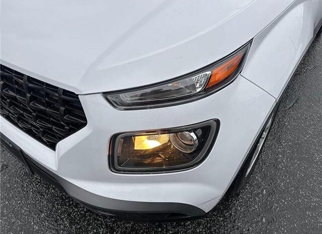 
								2023 Hyundai Venue Preferred w/Two-Tone 4dr Front-Wheel Drive full									